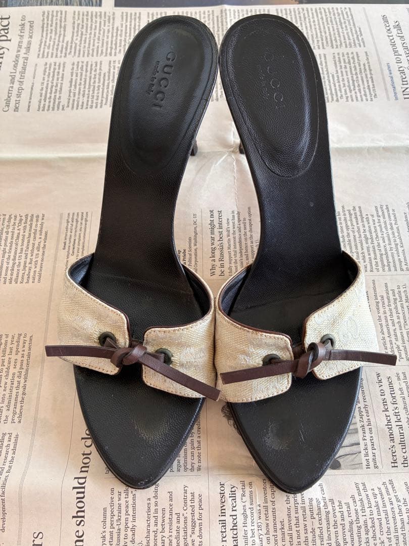 【GUCCI】ホワイト&ブラウンミュール Women's Horsebit sandal in white leather | GUCCI® US