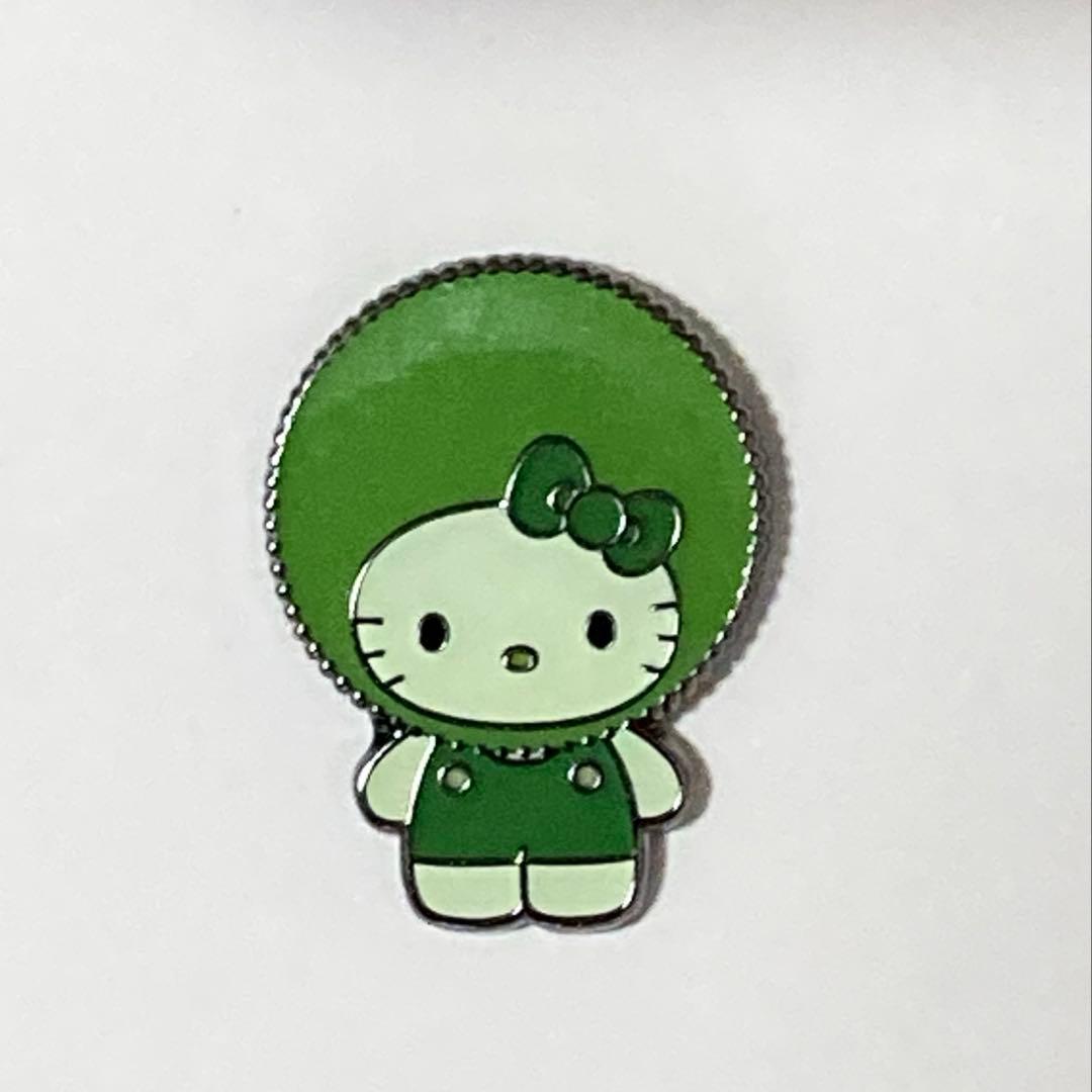 日本館 藻類 ハローキティ ピンバッジ 万博 藻キティ マリモ - メルカリ