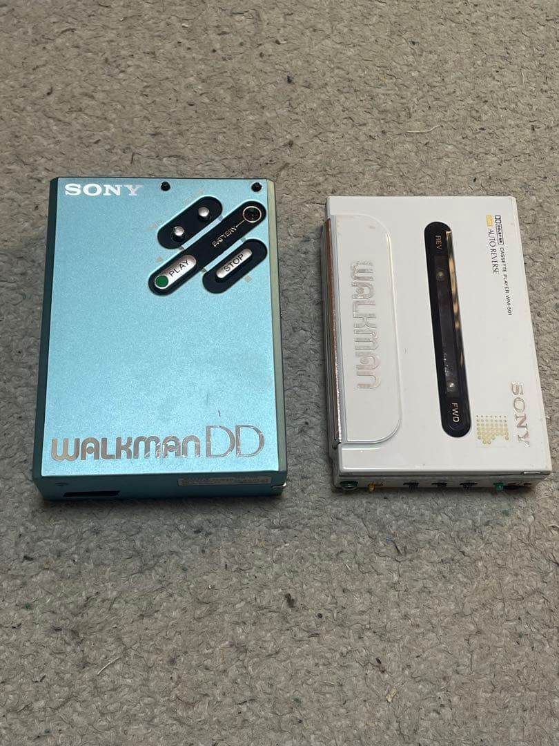 ポータブルプレーヤー SONY WALKMAN WM-DD WM-501 Sony WM-501 Walkman Portable Cassette Player, with Cover, Battery