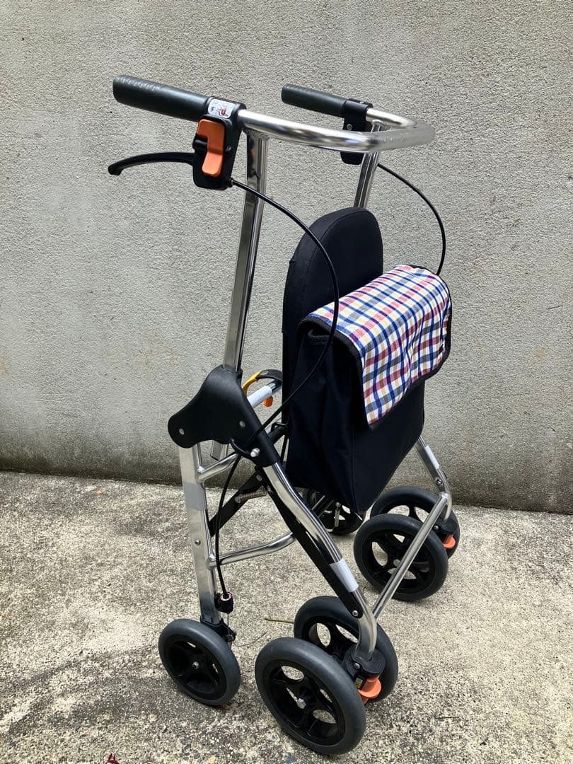 Tcase シルバーカー 折りたたみ式 黒とチェック柄 アルキュート CP-G グレンチェック シルバーカー ｜ シルバーカー