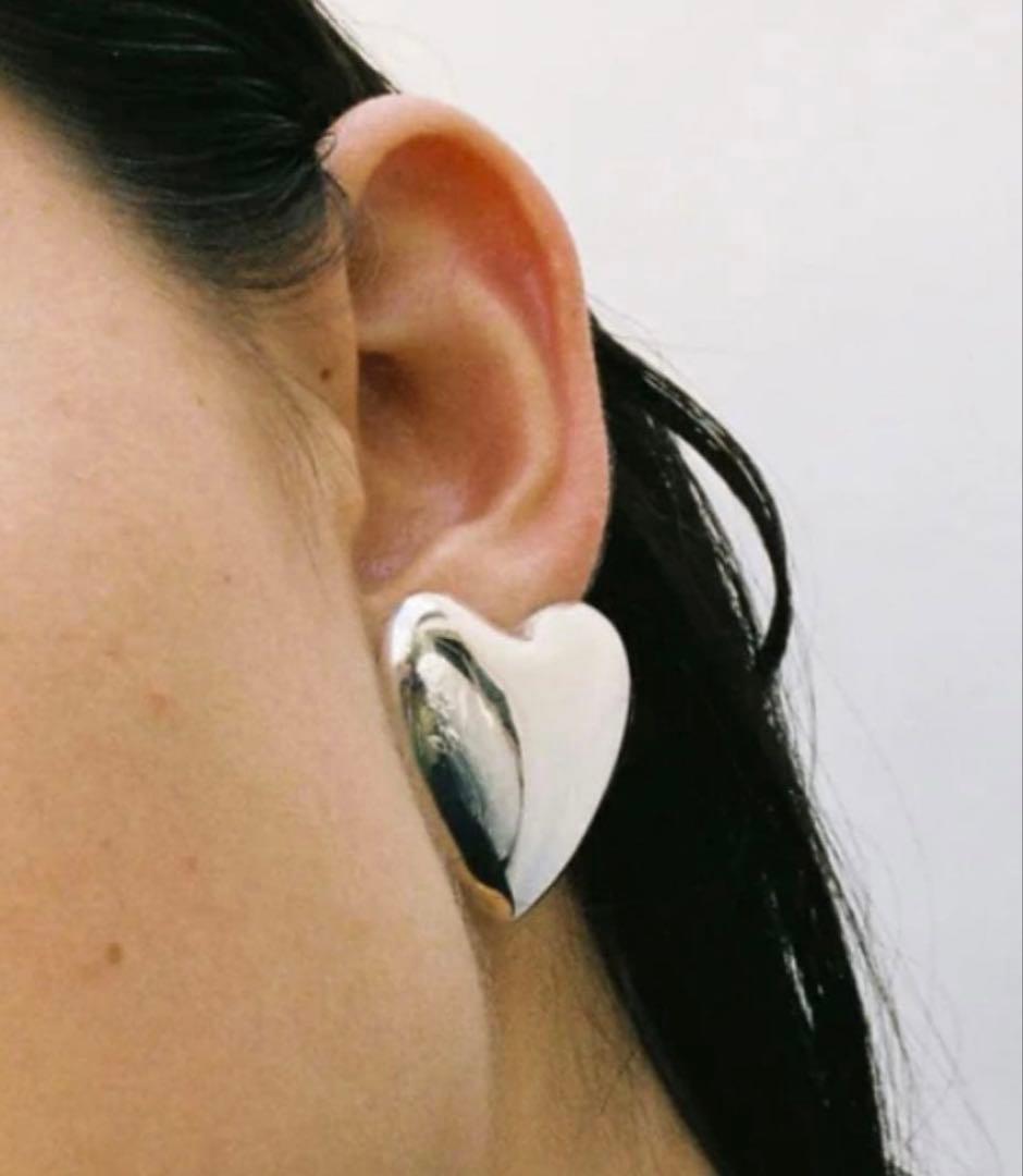 ANNIKA INEZアニカイネズ ハートピアス ラージ シルバーカラー神崎恵