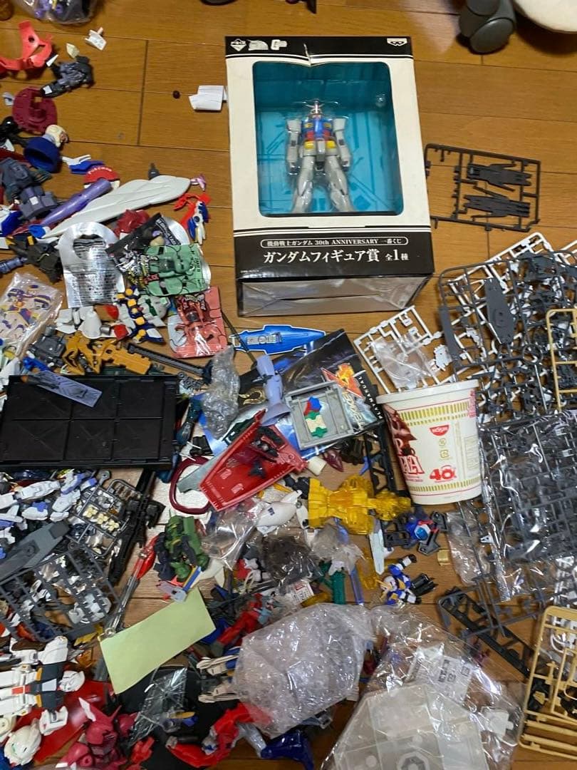 ガンプラ 大量 まとめ売り フィギュア hg ベアブリック その他 - メルカリ