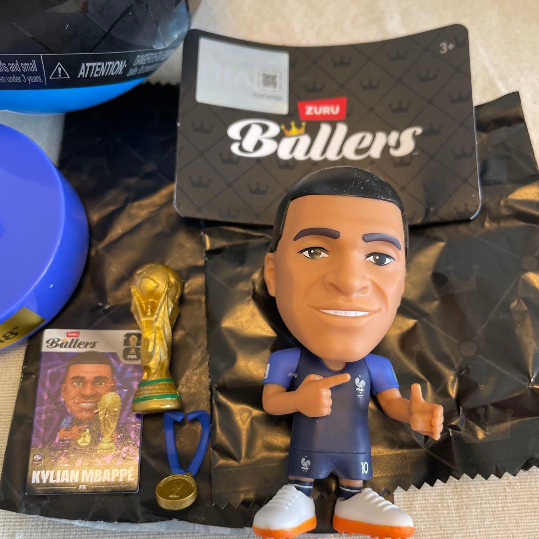 ZURU FIFA Ballers SR Mbapp スーパー レア エムバぺ ZURU FIFA Ballers フィギュア スーパーレア エムバペ - メルカリ