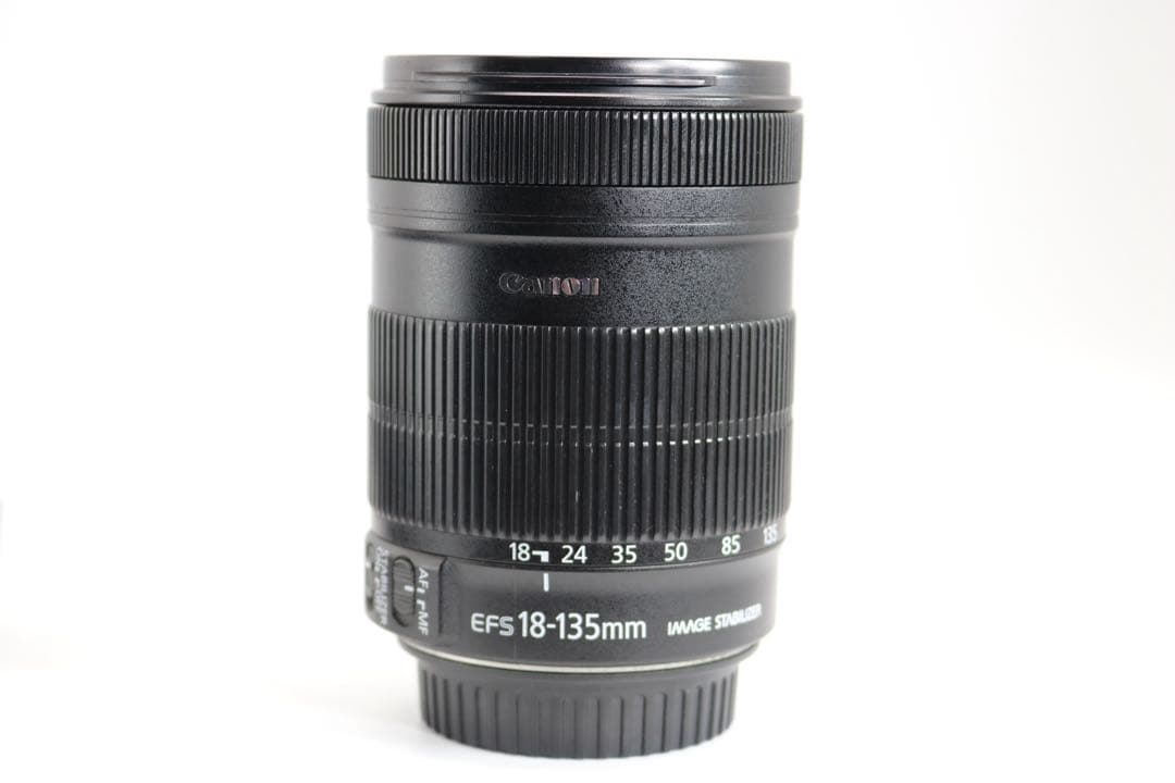 美品　【Canon EF-S 18-135mm F3.5-5.6 IS 】
