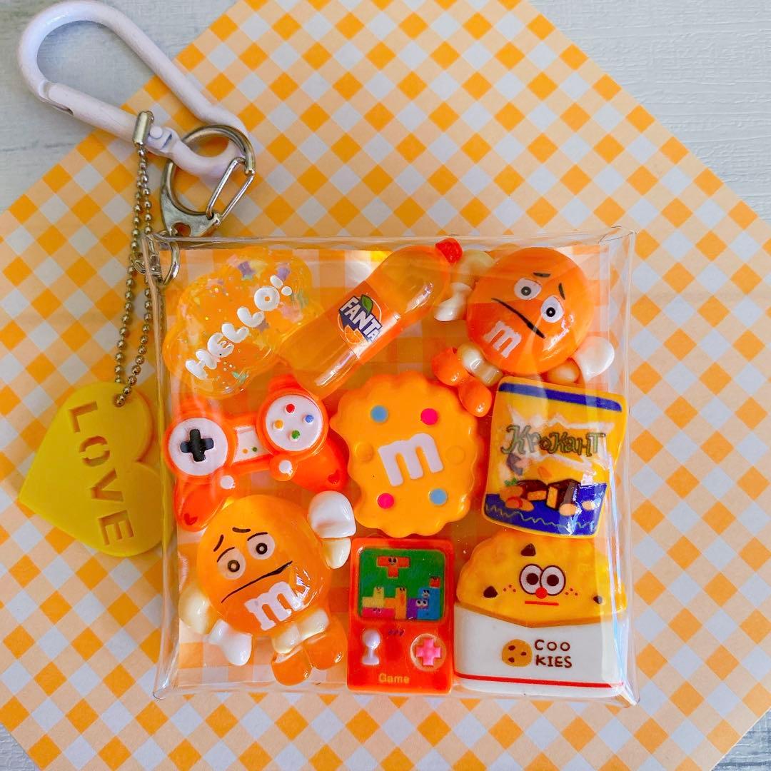 ガチャ詰めポーチ ORANGE - メルカリ