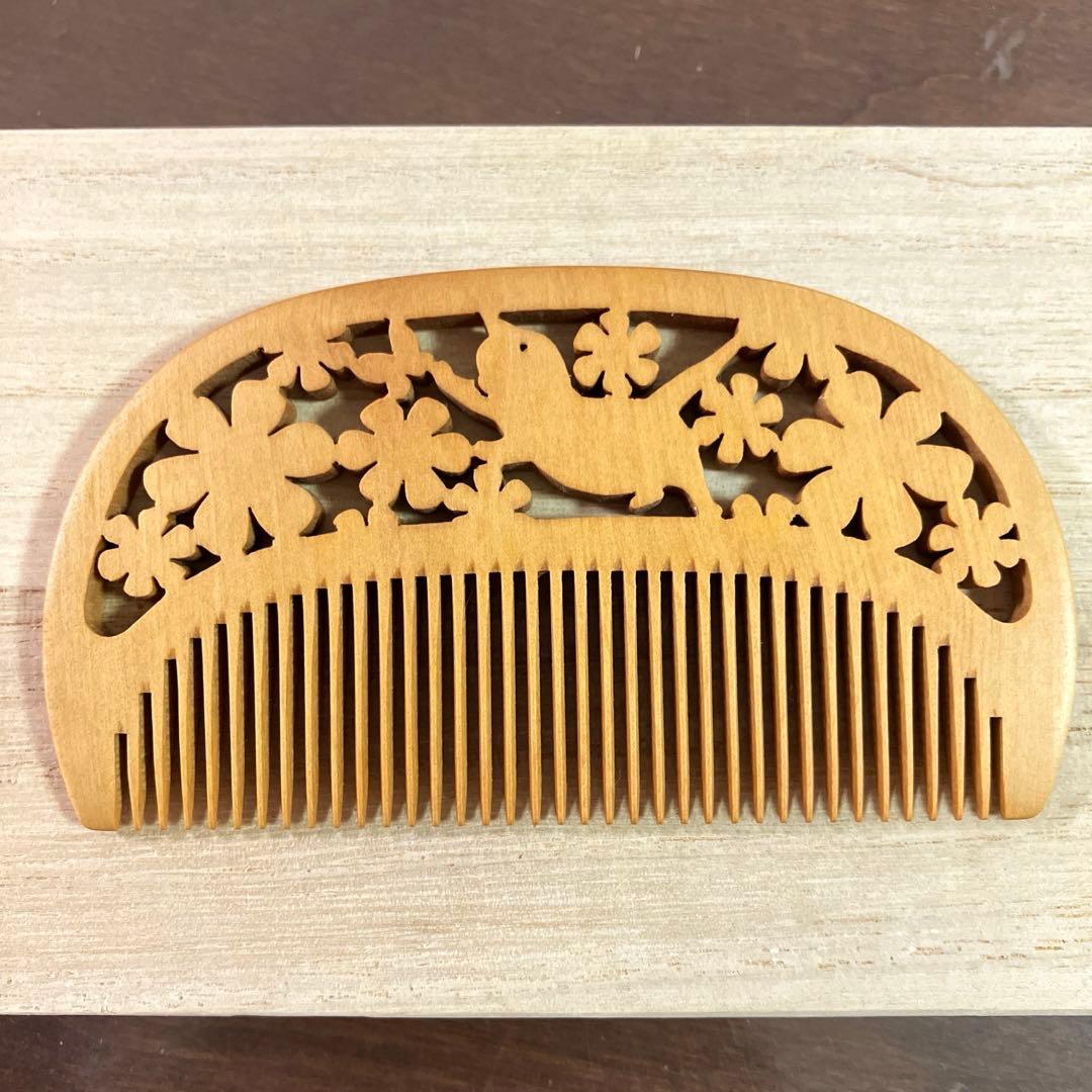 《新品同様》　つげ櫛 猫と花 さつまつげ　紅珊瑚　匠工芸　定価¥39,500