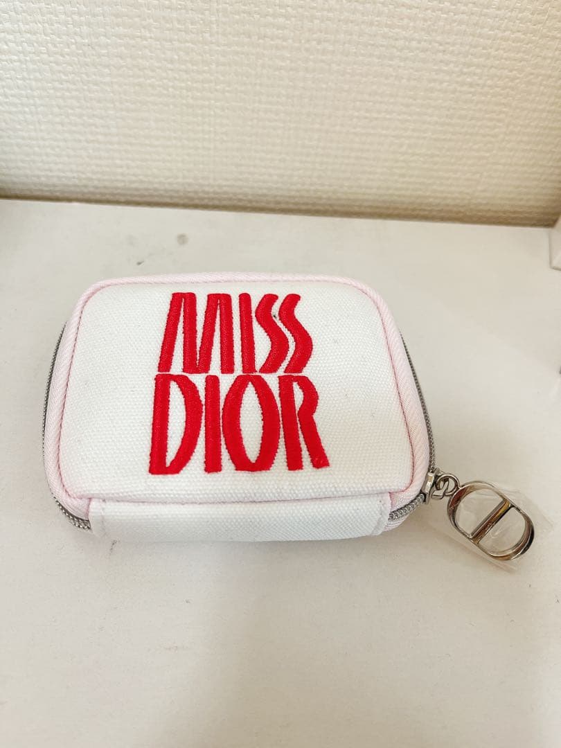 Miss Dior 香水とポーチセット - メルカリ