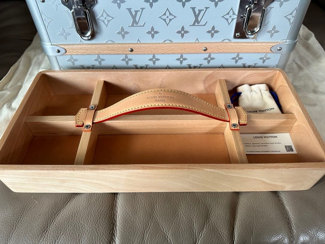 新品未使用）レア商品世界20個限定 Louis Vuitton アルミケース - メルカリ