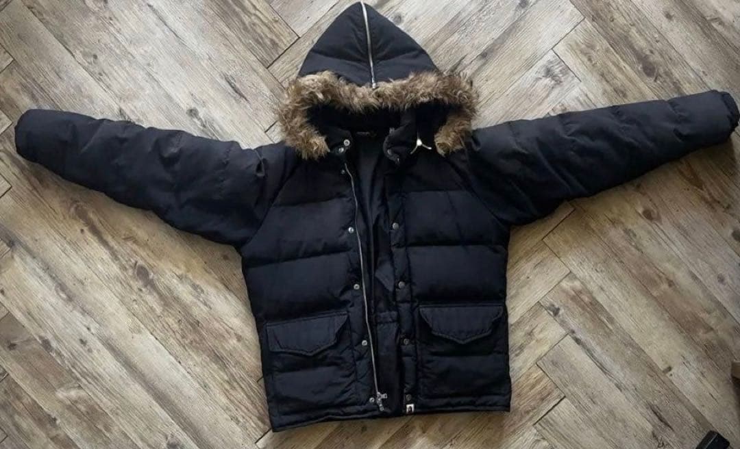 m*0様 A BATHING APE ブラックダウンジャケット フード付き A BATHING APE（アベイシングエイプ） ダウンジャケット ダウン SOLID