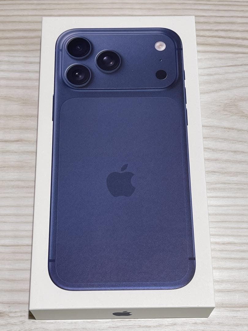 iPhone 17 Pro Max 256GB ディープブルー 新品同様 - メルカリ