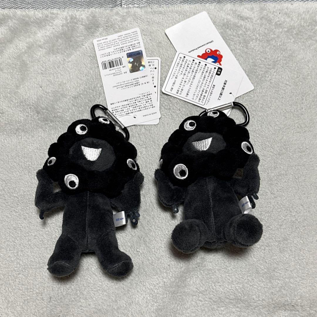 黒ミャクミャク カラビナ付きマスコット 2種セット 座り 立ち ブラック ミャクミャク 黒 カラビナ付きマスコット ブラック 座り 立ち 2個
