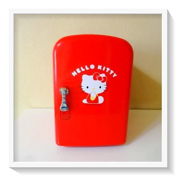 未使用】希少 当時物 ハローキティ ミニ冷蔵庫 保温機能付き。 2000