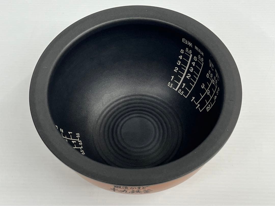 美品 綺麗 5.5合 RC-10VXK 東芝 炊飯器 釜 カマ 内釜 本丸鉄釜 - メルカリ