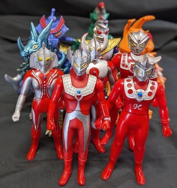 ウルトラマンタロウ・レオ＆登場怪獣・宇宙人（バンダイ）ソフビ10体