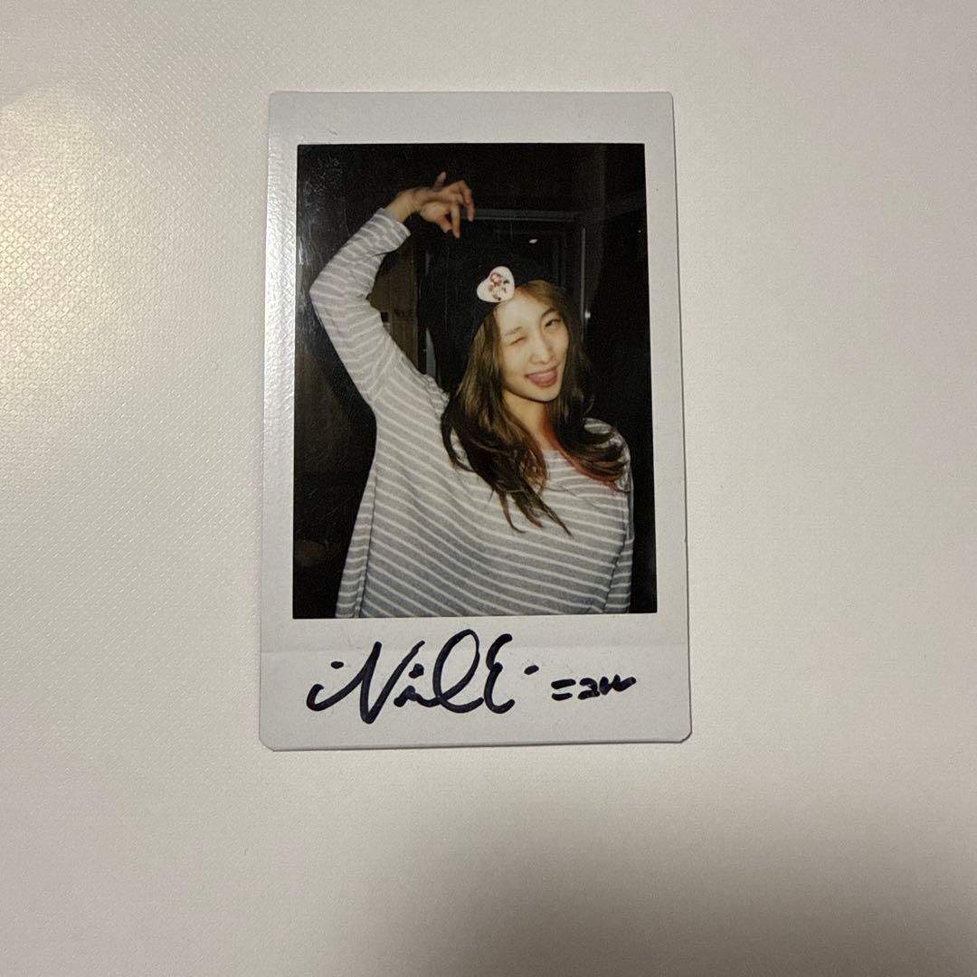 KARA ニコル チェキ サイン入り - メルカリ