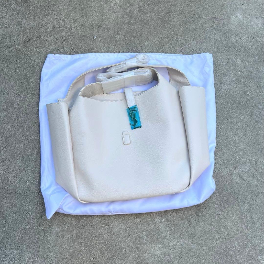 SAINT LAURENT ホワイト トートバッグ 保存袋付き サンローラン SAINT LAURENT バッグ トートバッグ 509415FAAVU 9054