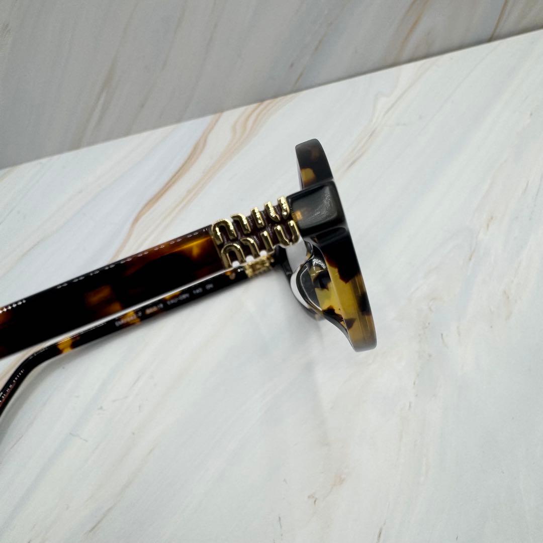 極美品【ミュウミュウ】ウォニョン着用 サングラス べっこう柄 ケース