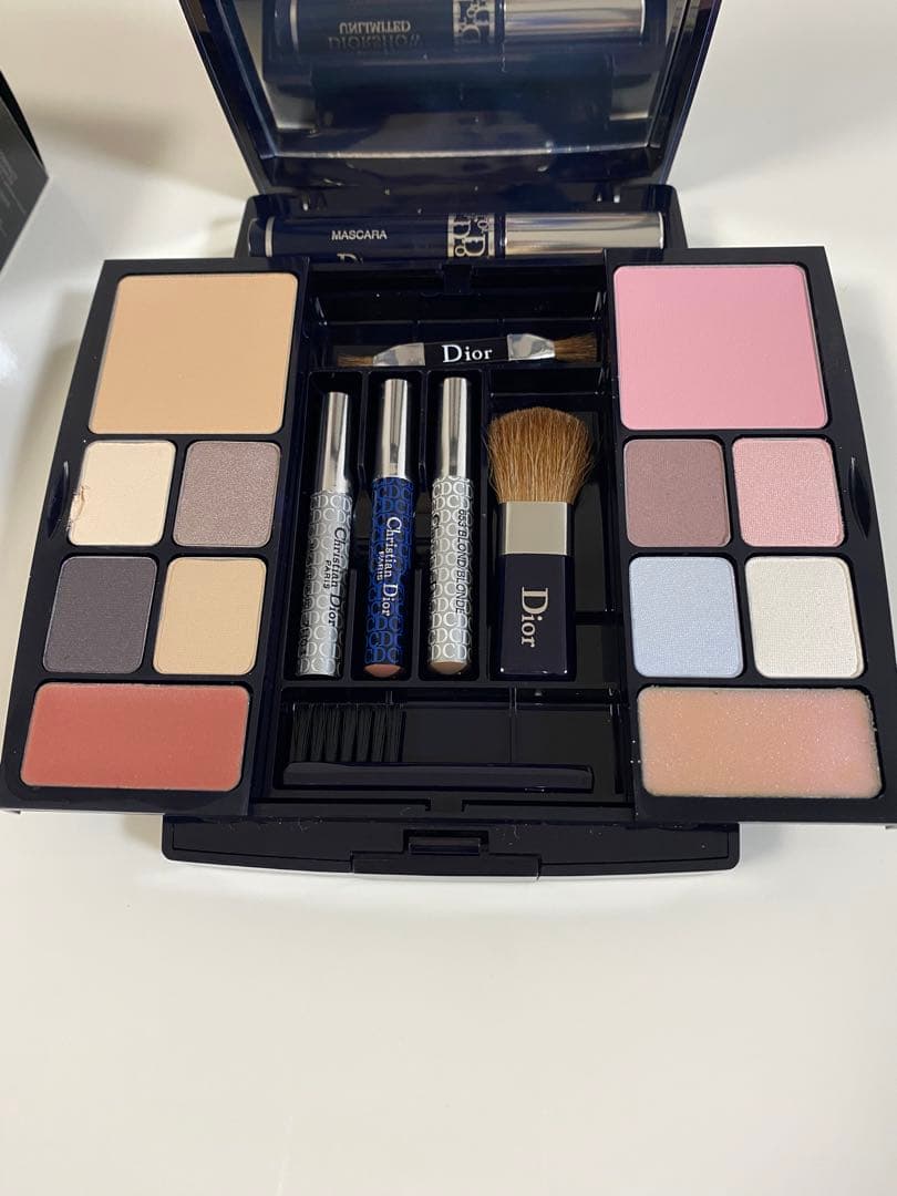Dior travel studio メイクアップパレット - メルカリ