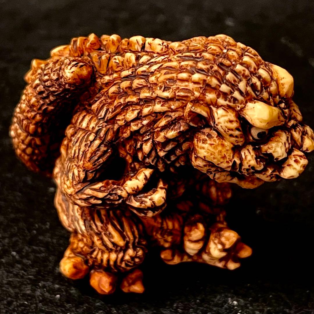 東宝怪獣根付 初代ゴジラ 木札 木箱付き ゴジラ 1954 未使用品 - メルカリ