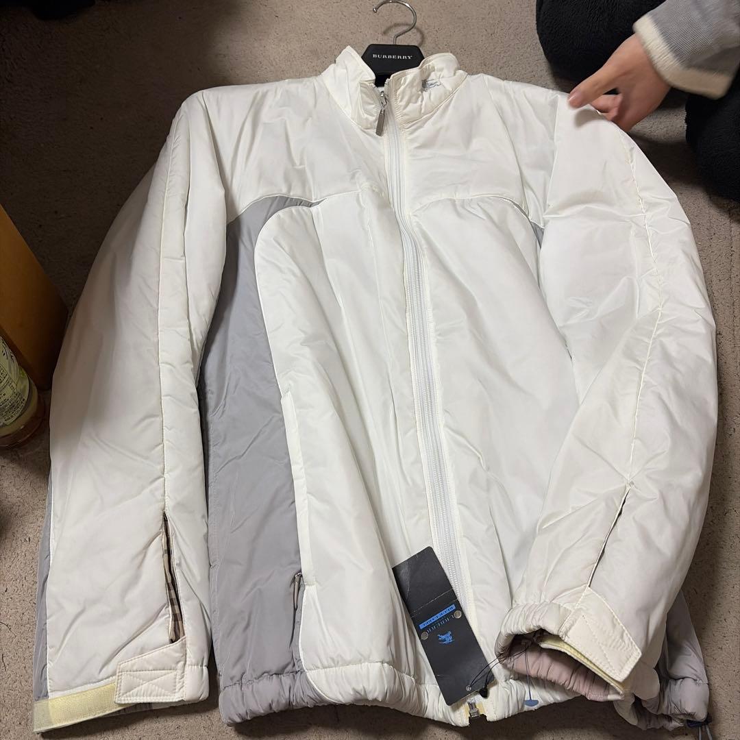 ホワイトダウンジャケット Burberryブラックレーベル - メルカリ