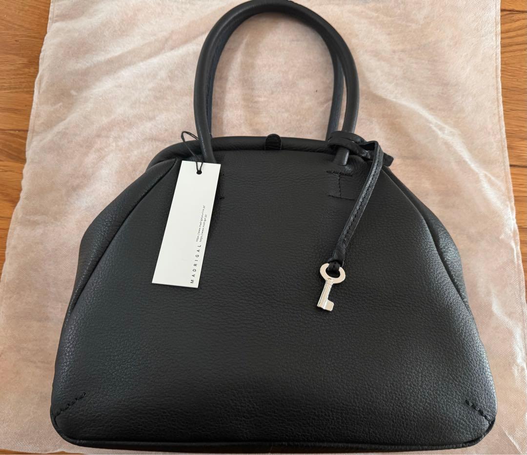 新品、未使用 マドリガル しっくりバッグ - メルカリ