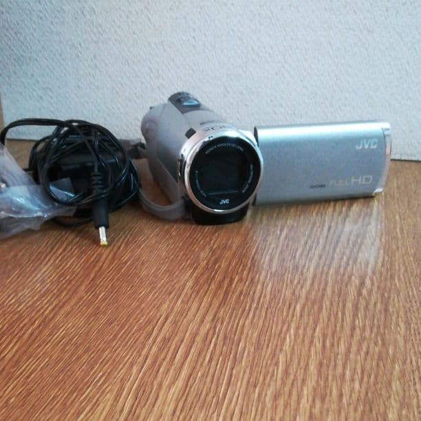 ハイビジョンメモリームービーeverio Amazon | Everio （エブリオ） GZ-F117-W [32GBハイビジョンメモリー