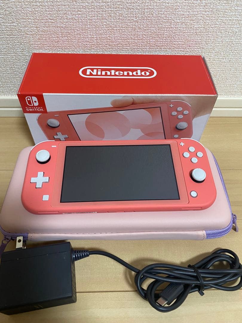 Nintendo Switch Lite コーラル　あゆちゃん Nintendo Switch Lite - Animal Crossing: New Horizons Handheld