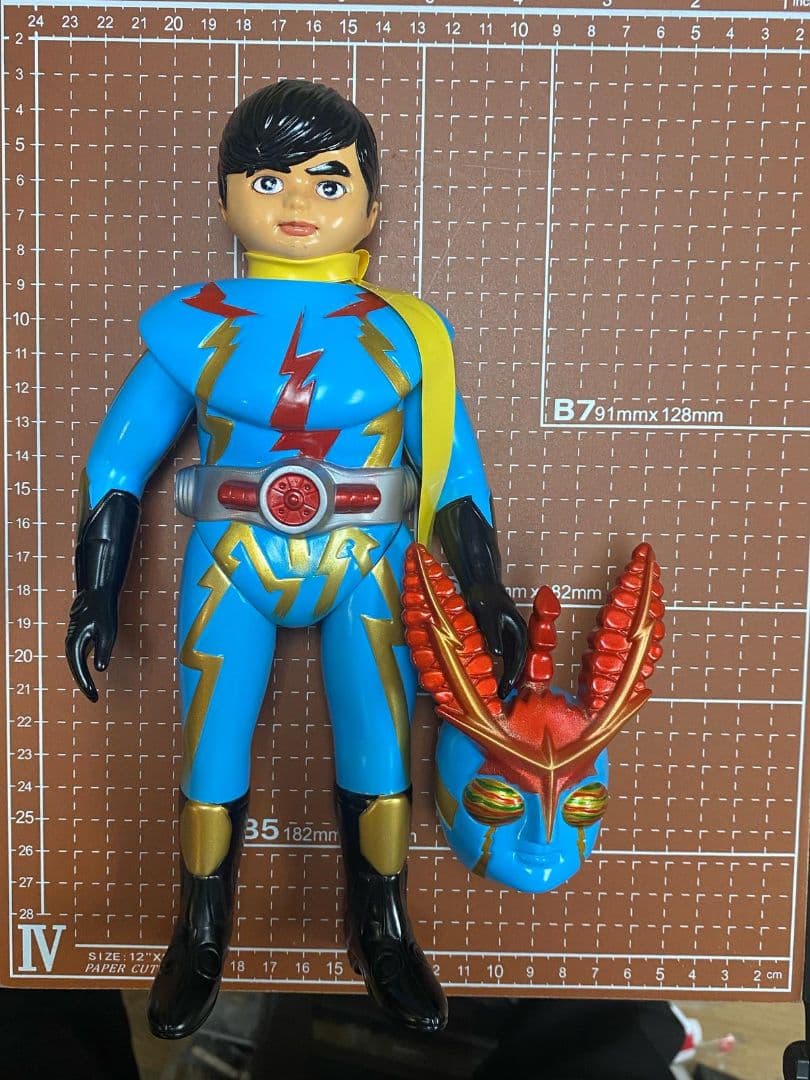 イナズマン塗装版 面取れソフビ 約25cm