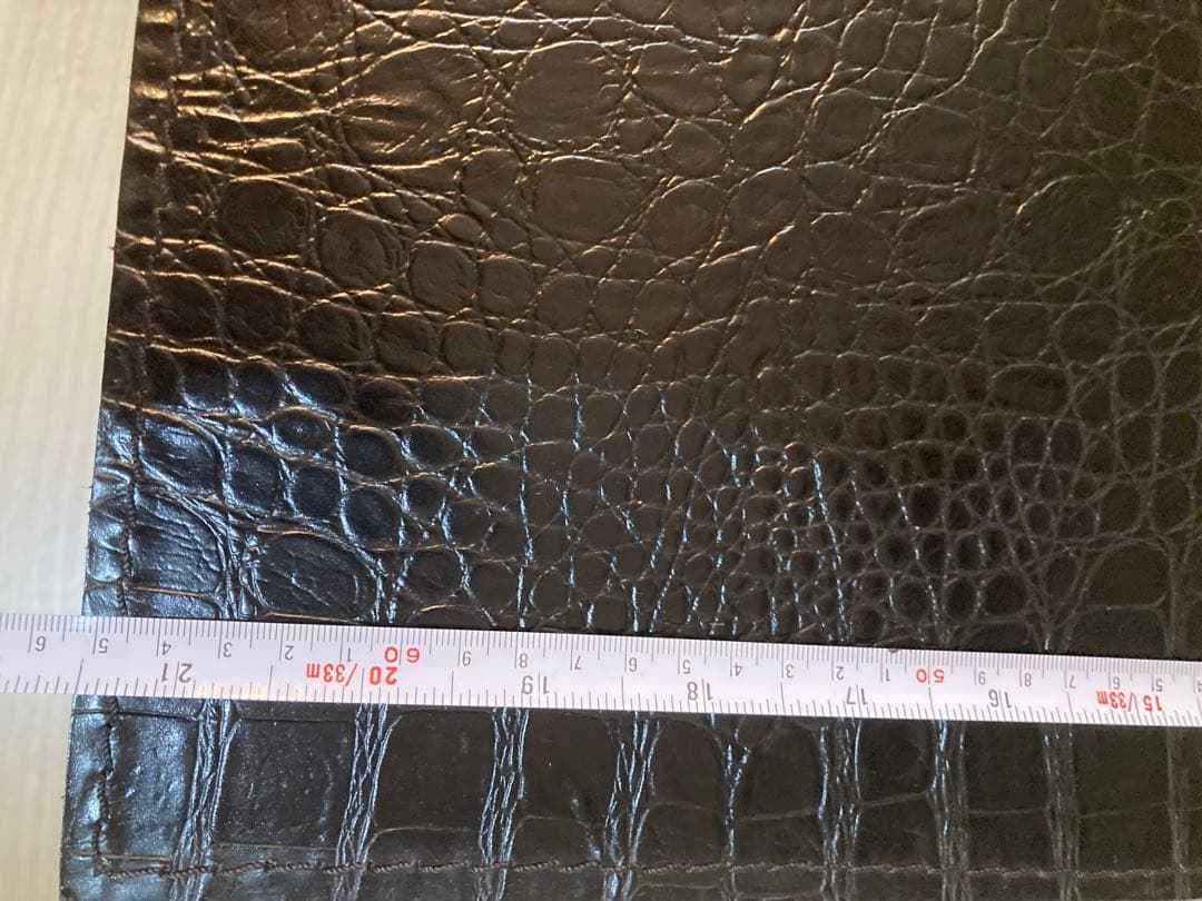 え*む様 FENDI CASA クロコダイルテクスチャ サイドテーブル - メルカリ