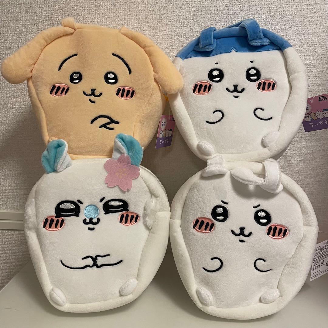 【ラウンドワン限定】ちいかわ　ふわふわバッグ〜イメチェンすがた〜　4点セット ラウンドワン限定】ちいかわ ふわふわバッグ〜イメチェンすがた〜 4点