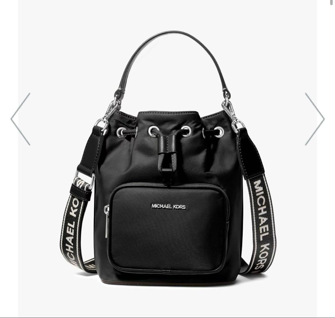 MICHAEL KORS ブラック ショルダーバッグ - メルカリ