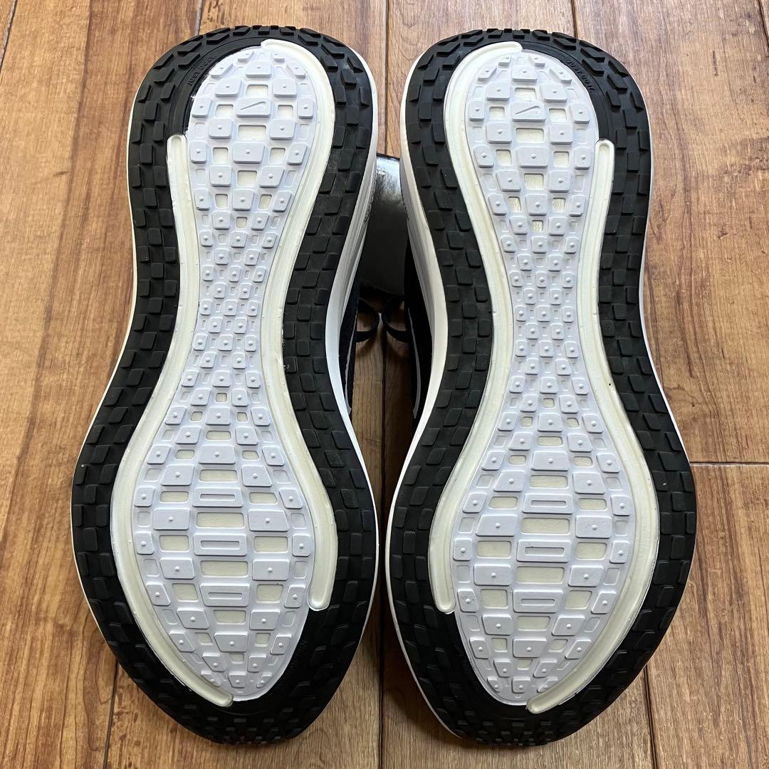 【新品・未使用】ナイキ ボメロプラス 26.5cm ブラック/ホワイト