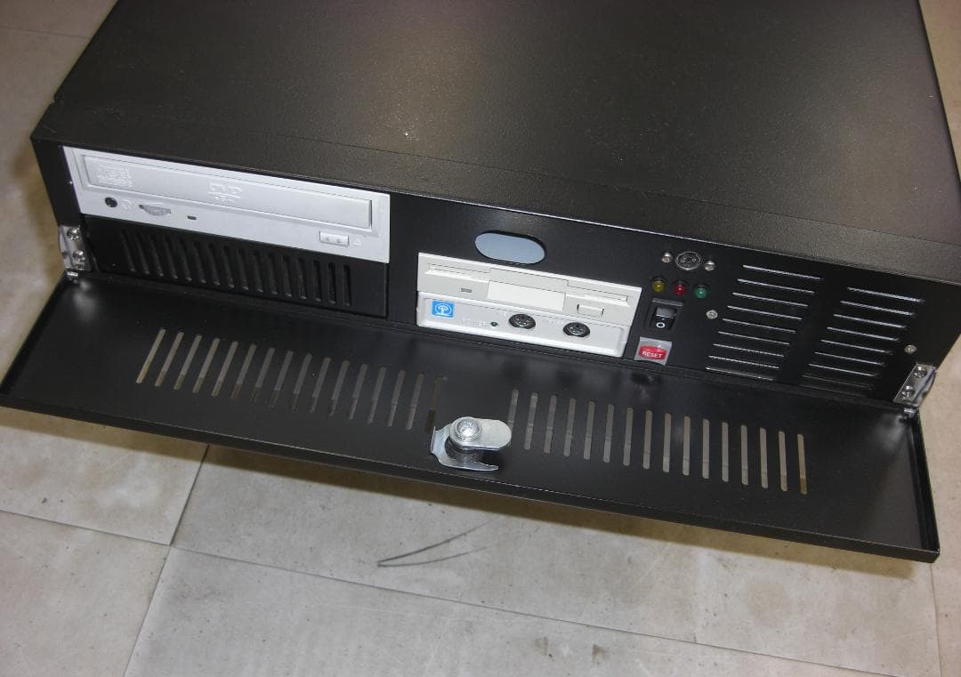 Windows2000 ラックマウント型 2Uラックマウント型8ベイ - UAC