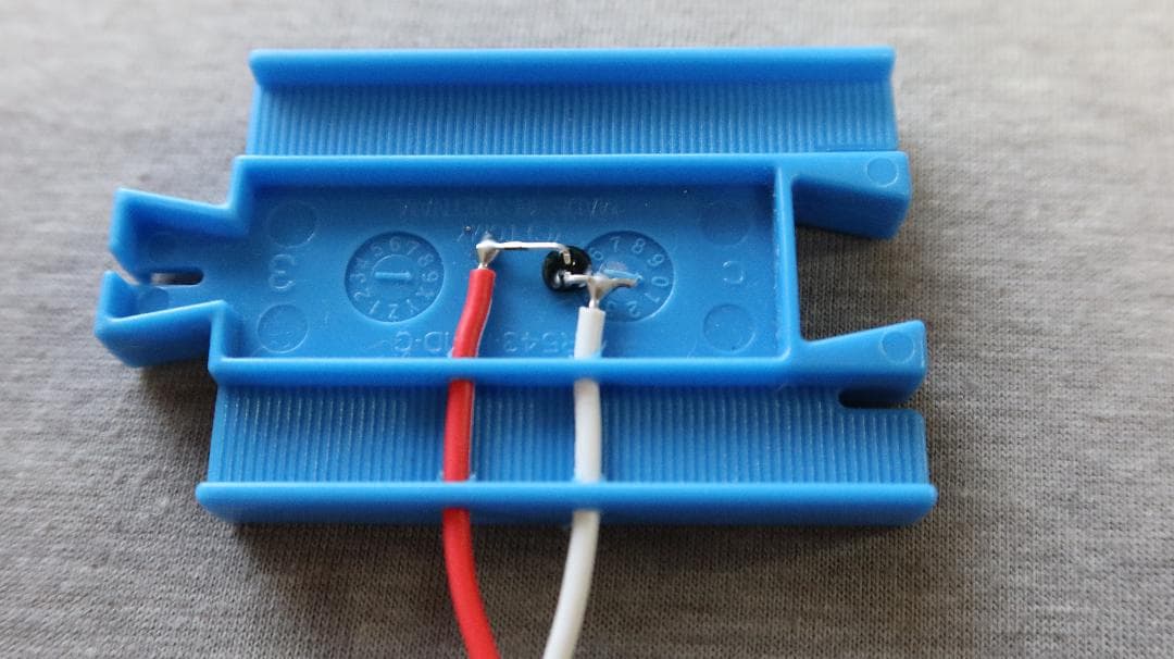 プラレール 電気制御で停止、走行----ホームドア駅を停車駅に改造1式(