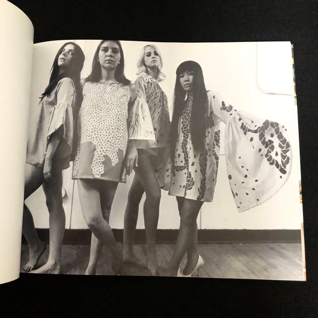 草間彌生 サイン入】Yayoi Kusama Funiture by graf - メルカリ