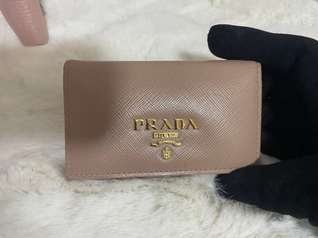 PRADA ベージュレザー名刺入れ 中古 プラダ 名刺入れ レディース ブランド PRADA サフィアーノレザー