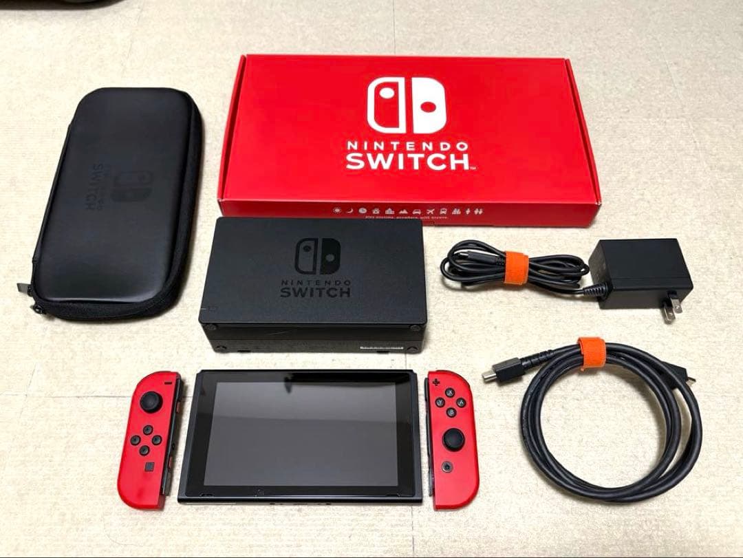 Nintendo Switch 本体 キャリングケース付き Amazon.co.jp: 【任天堂純正品】Nintendo Switch キャリングケース
