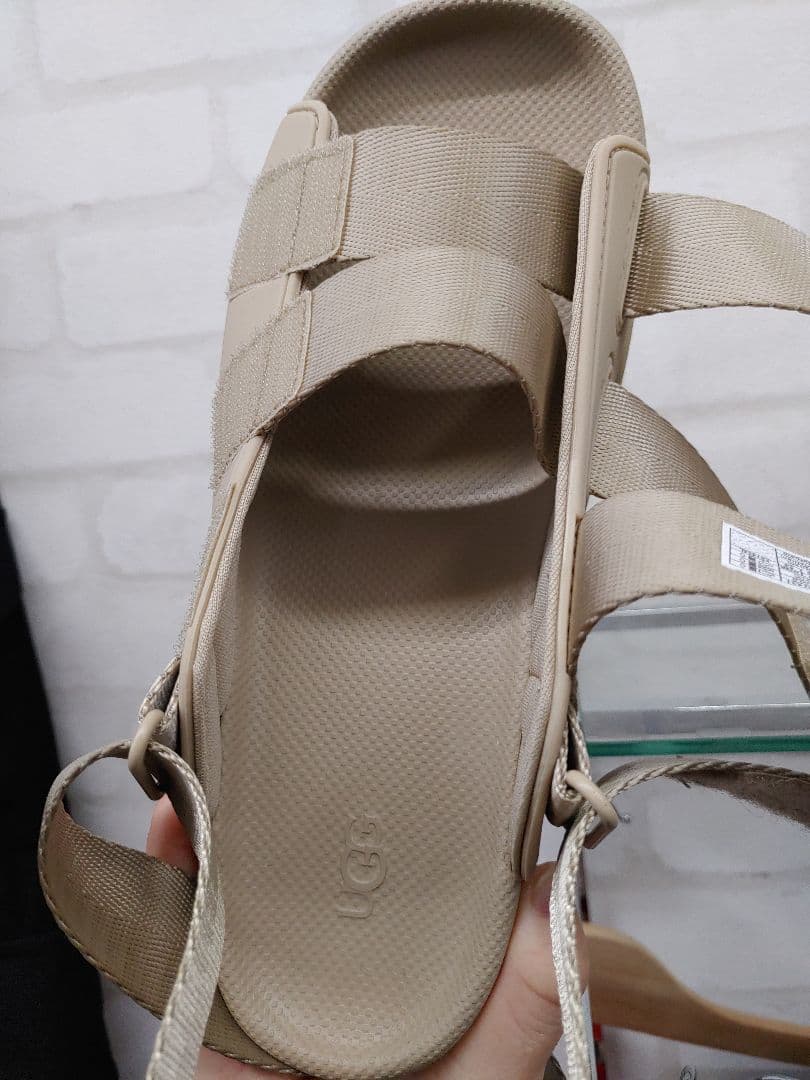 新品　UGG GOLDENRISE 22.0cm サンダル　レディース　厚底