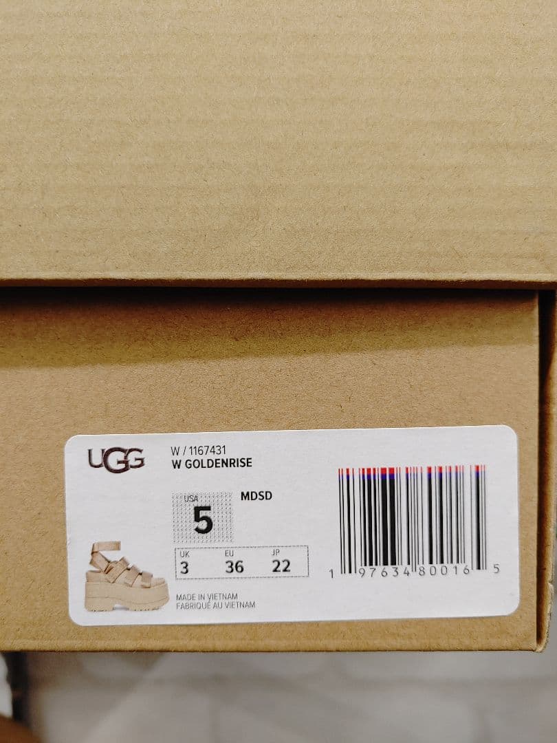 新品　UGG GOLDENRISE 22.0cm サンダル　レディース　厚底