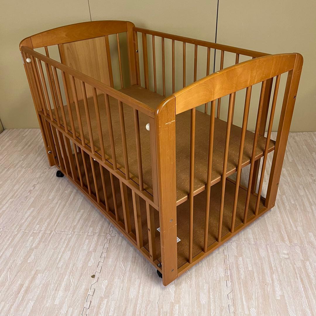 ☆除菌清掃済☆ カトージ くまのプーさん ベビーベッド ライトブラウン