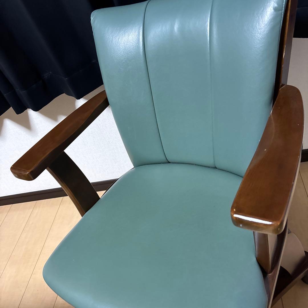 青緑色の合成皮革ダイニングチェア