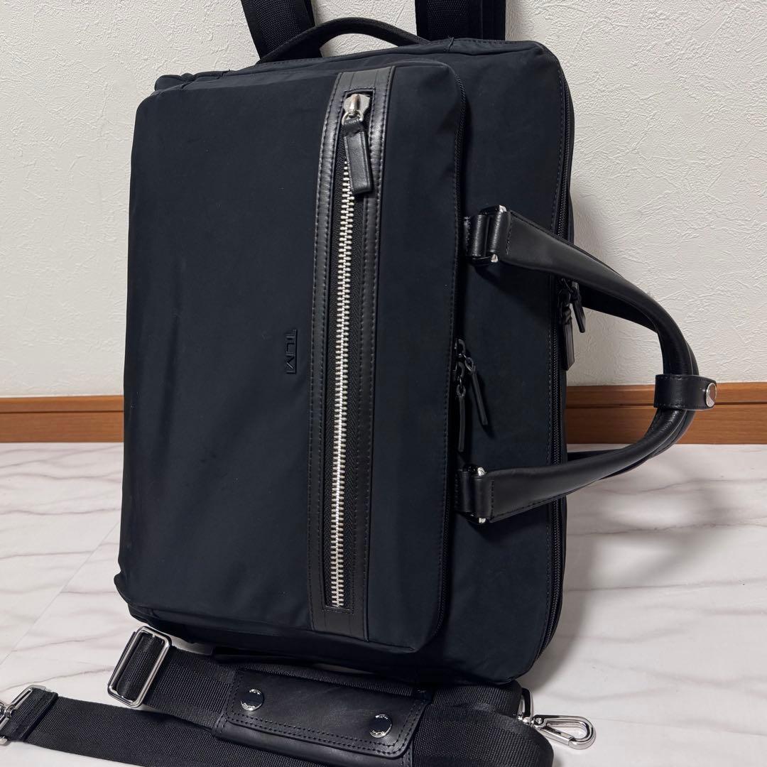 トゥミ 3way ハリソン コンバーチブル ビジネスリュック ブラック ブリーフ TUMIのビジネスリュック ブリーフでも違和感なく - 日本経済新聞