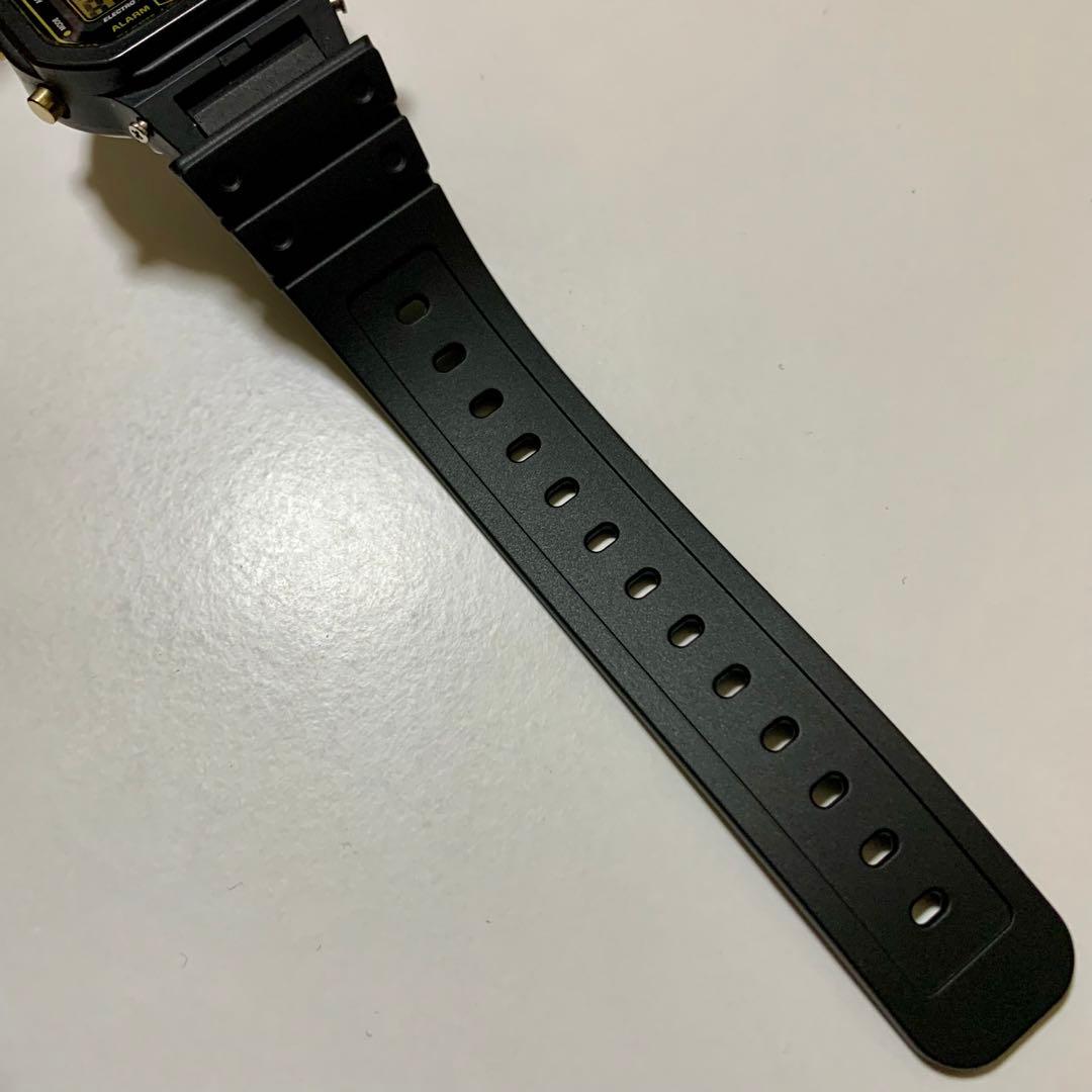 ジャンク】CASIO G-SHOCK DW-5600E ゴールド液晶 - メルカリ