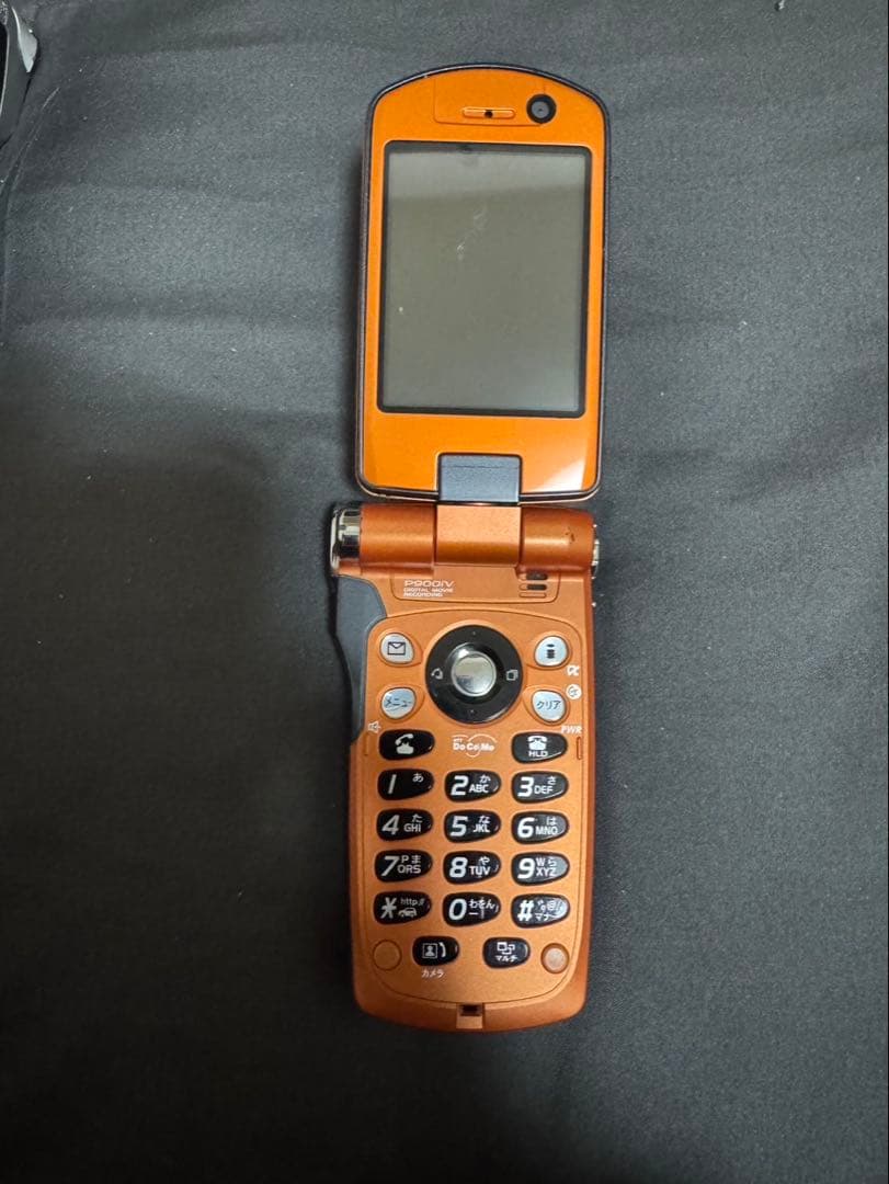 携帯電話 FOMA P900iV オレンジ ファイナルファンタジー ドコモ - メルカリ