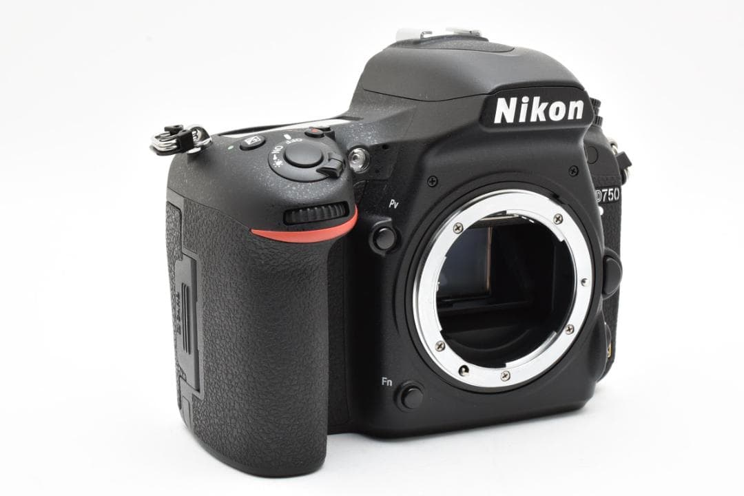 ほぼ新品 ニコン　Nikon D750 ボディ 《ショット数496回》 1200