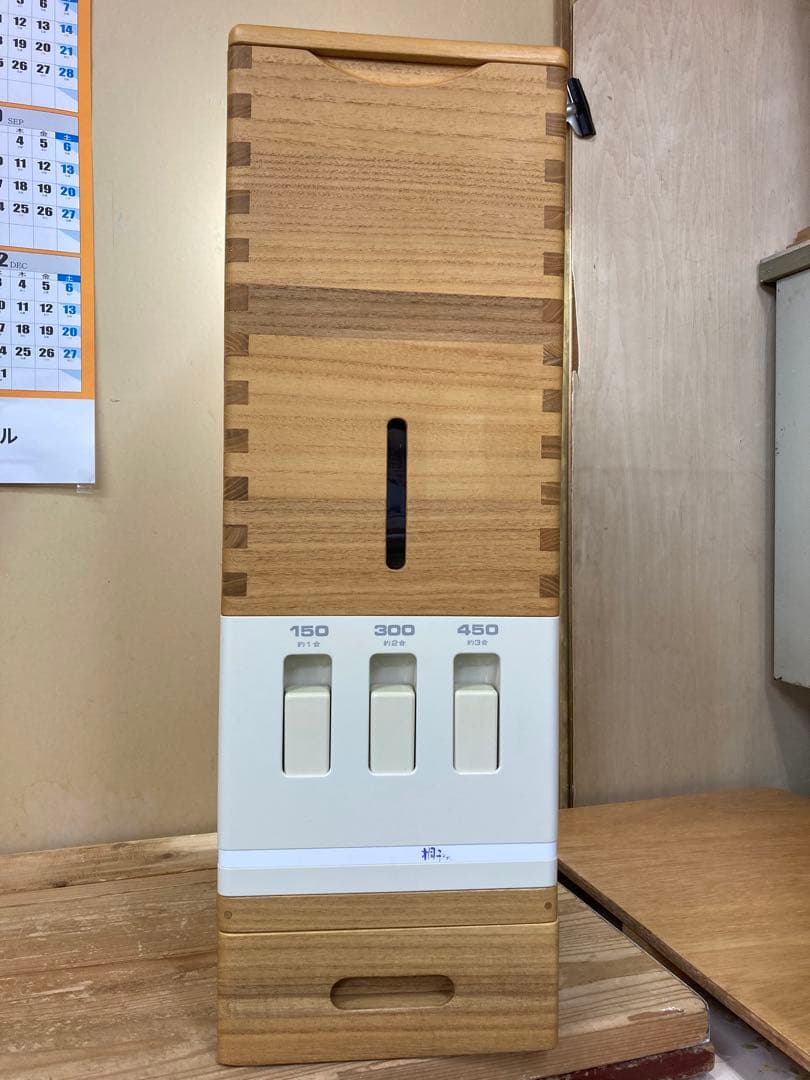 桐の米びつ20kg用　桐子モダン　ほぼ未使用　A 楽天市場】桐の逸品シリーズ『桐子のモダン』桐の米びつ 20kg用