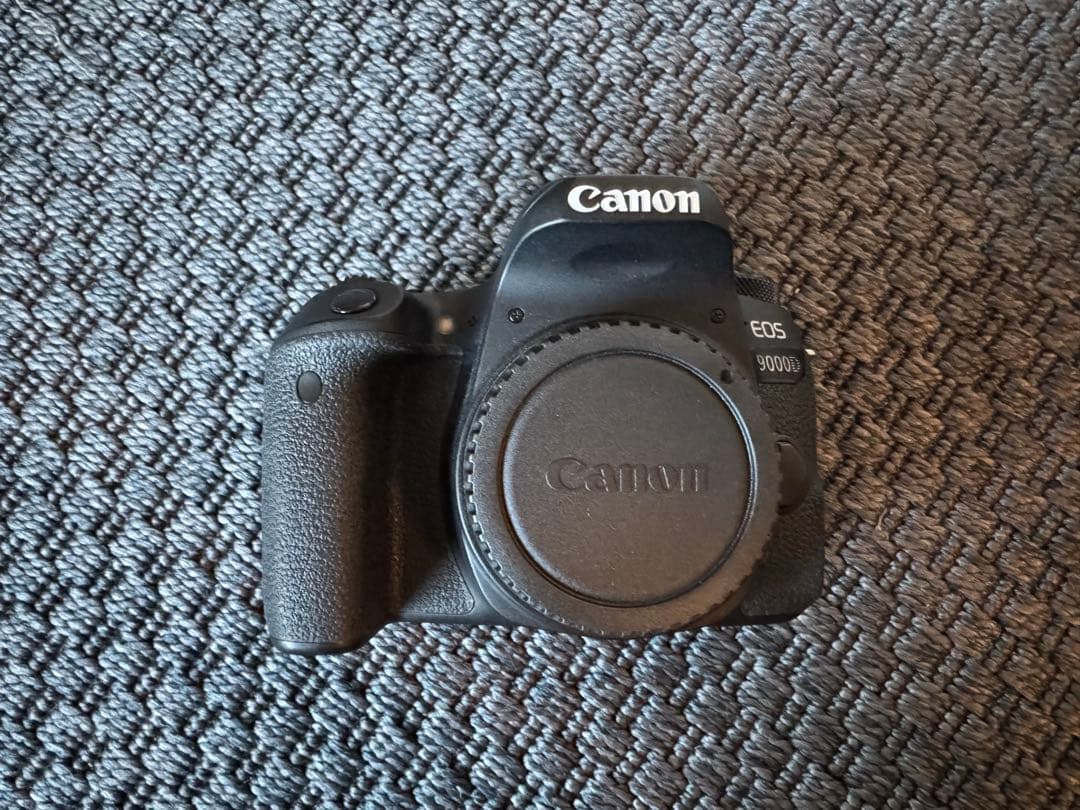 Canon EOS 9000D + EF-S 18-135mm(レンズはオマケ)