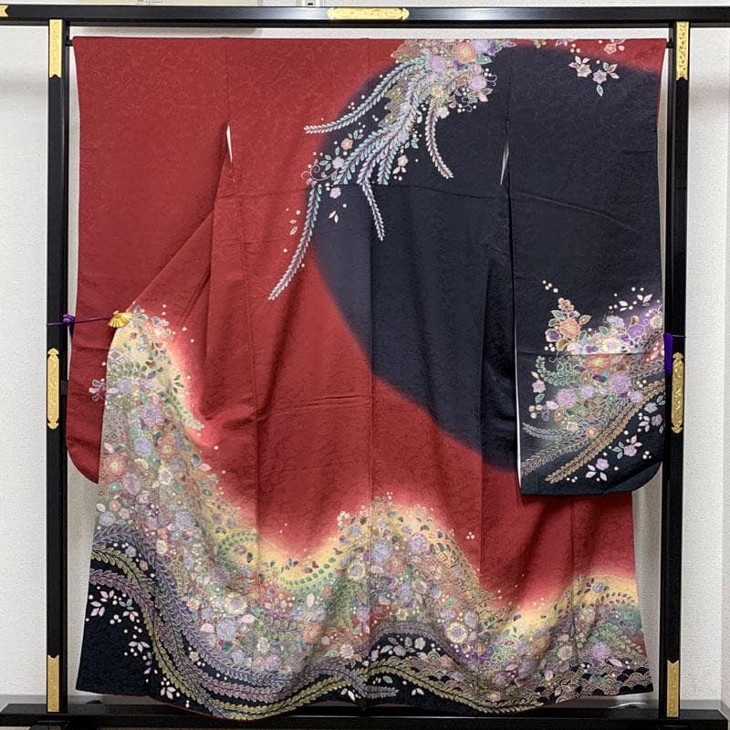 601z16〇小柄な方も 振袖 辻が花絞り染 地紋 赤 黒〇美品 成人式 結婚
