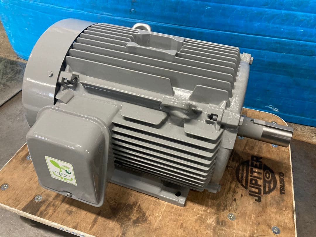 日立モーター　7.5kw4P200V ベース無　端子箱左　未使用品