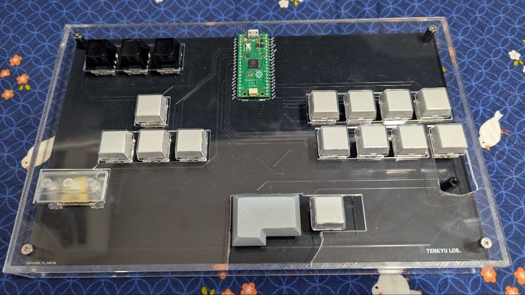 キーボード型レバーレスアケコン 小指キー付き - メルカリ